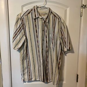 XL Territory Ahead button up short sleeve shirt.